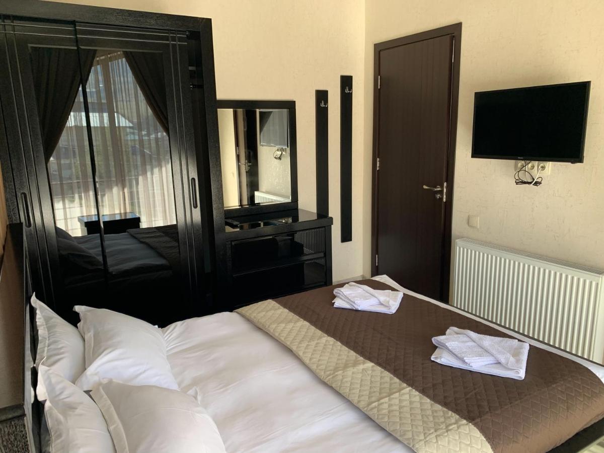 Villa Astoria Bakuriani Eksteriør billede
